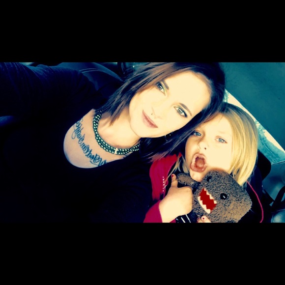 Meet your Posher, Mikhayla - Picture 1 of 1